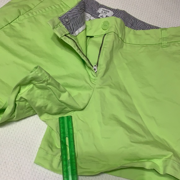 Bright green shorts EUC perfect condition - Picture 3 of 7